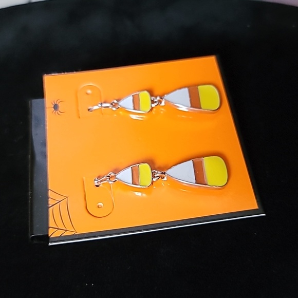 New! HALLOWEEN Candy Corn Linear Hook Earrings. - Picture 3 of 5